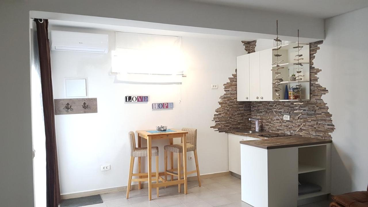 Hamo Apartments & Soba Lumbarda Buitenkant foto